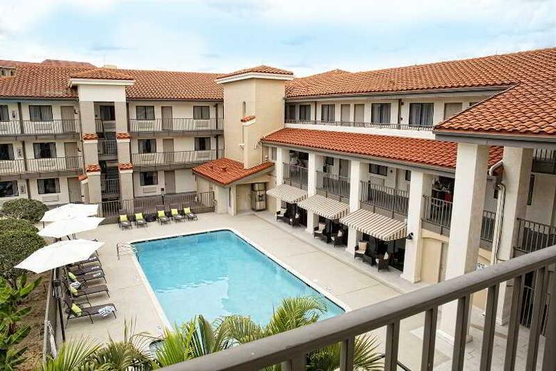 Hotel Quality Inn & Suites By The Parks