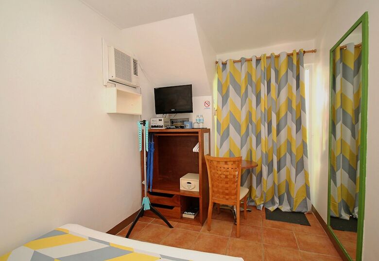 Hotel Bluewaves Beach House
