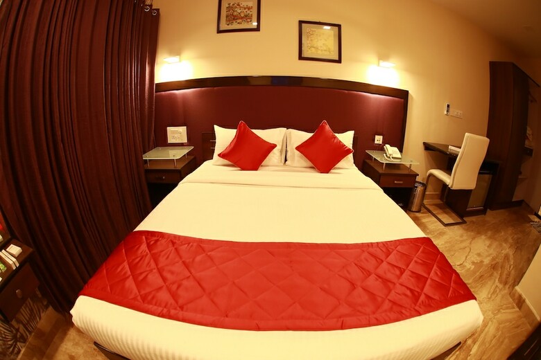 Breeze Suites Transit Hotel