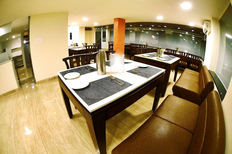 Breeze Suites Transit Hotel