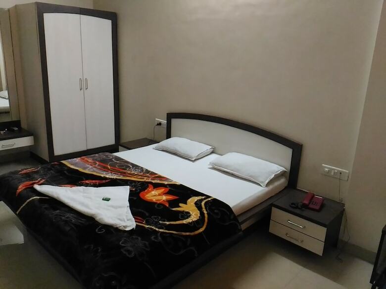 Hotel Bhola