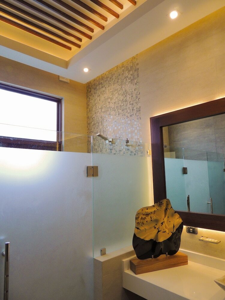 Royal Aqua Luxury Hotel & Spa