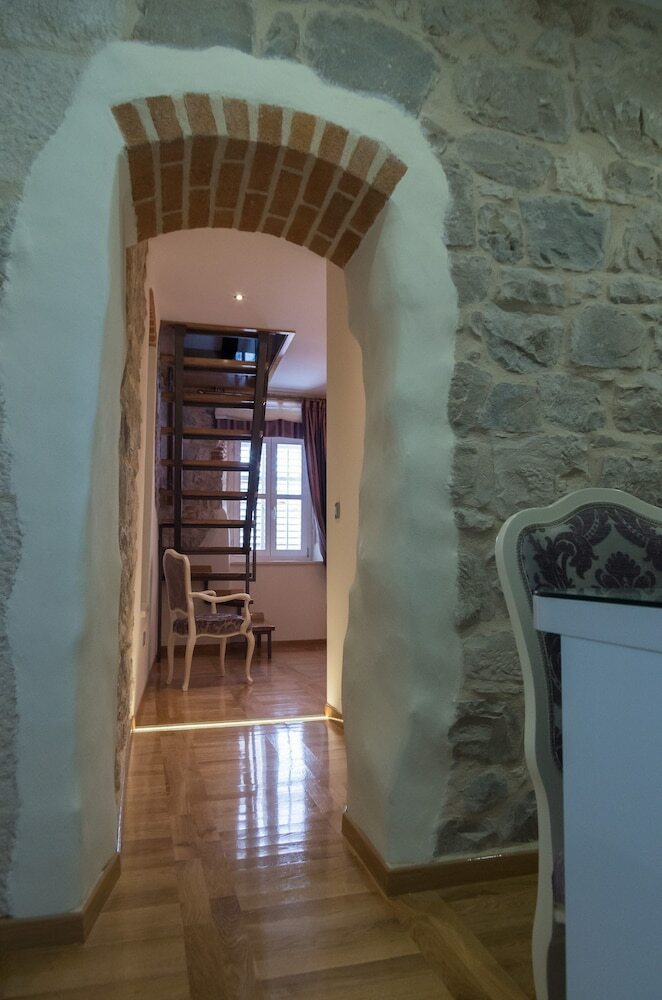 Apartamentos Gothic Palace - Luxury Rooms