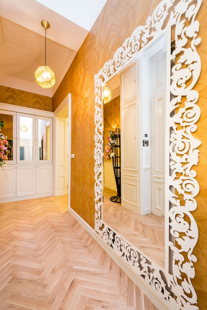 Empirent Grand Central Apartments