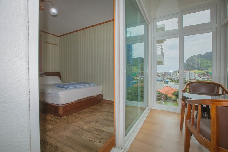 Seongsan Sunrise Pension