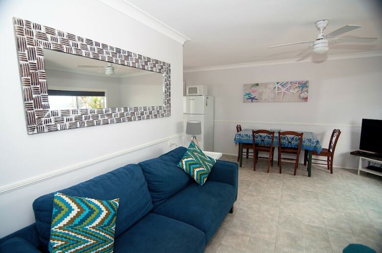 Cabana Laguna Lodge Holiday Units