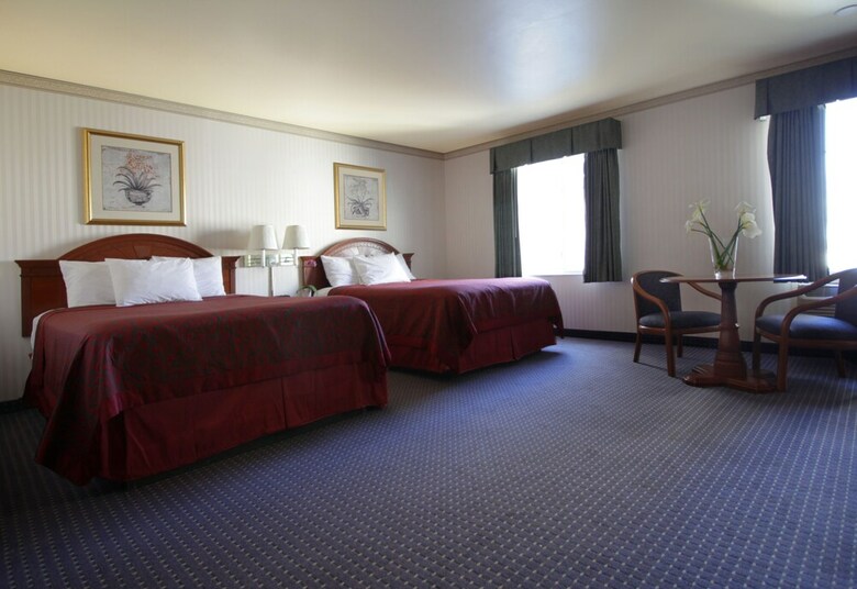 Hotel Mirage Inn And Suites