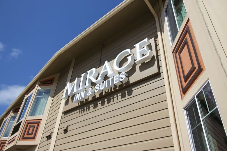 Hotel Mirage Inn And Suites