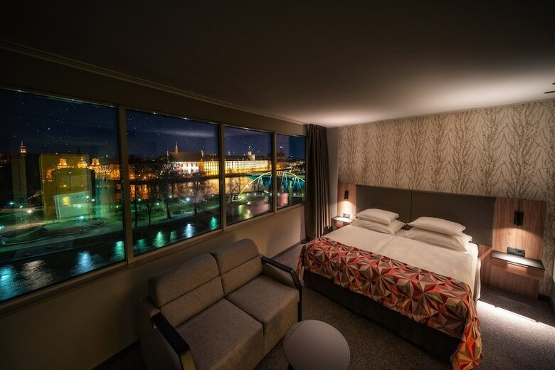 Hotel Hp Park Plaza