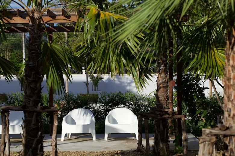 Hotel Chez Bure - Bure Homestay