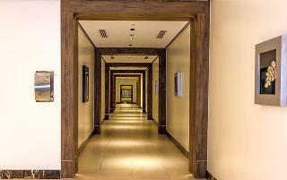 Aparthotel Csuites At 8 Newtown Residences