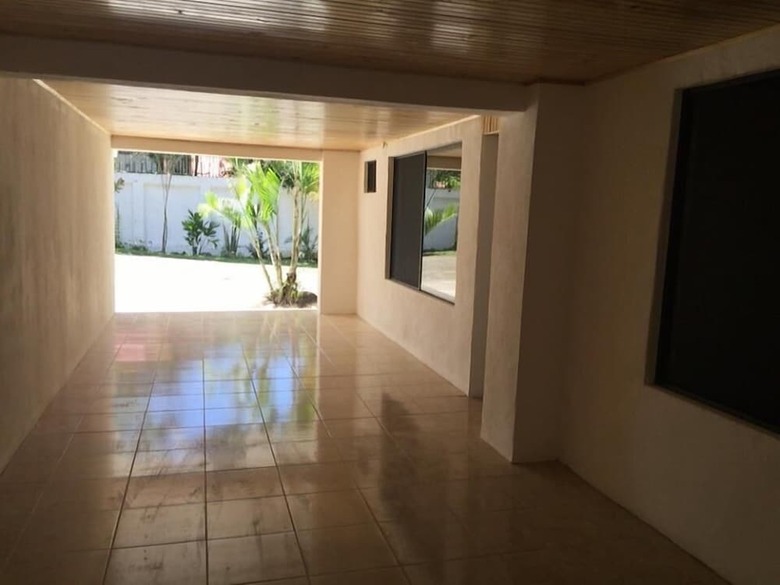 Hostal Manuel Antonio Hostel Resort