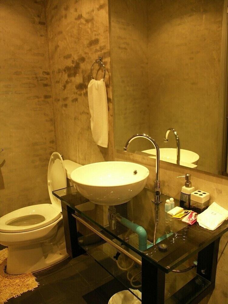 Hotel Suan Muang Porn