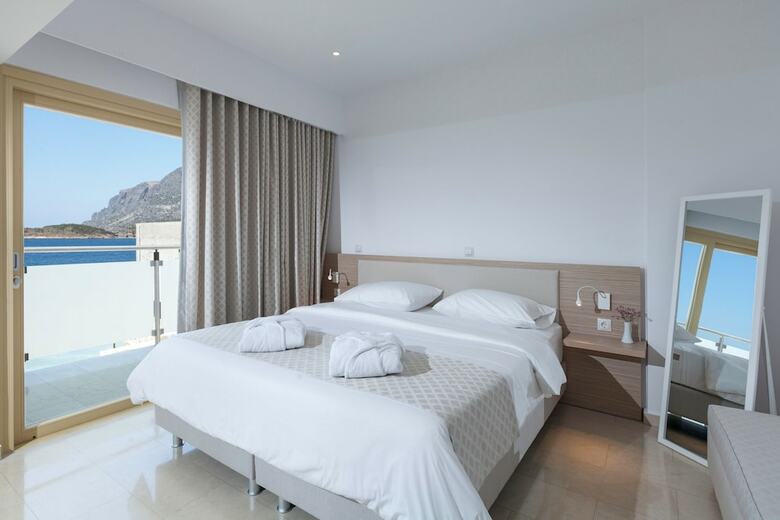 H Hotel Zephyros