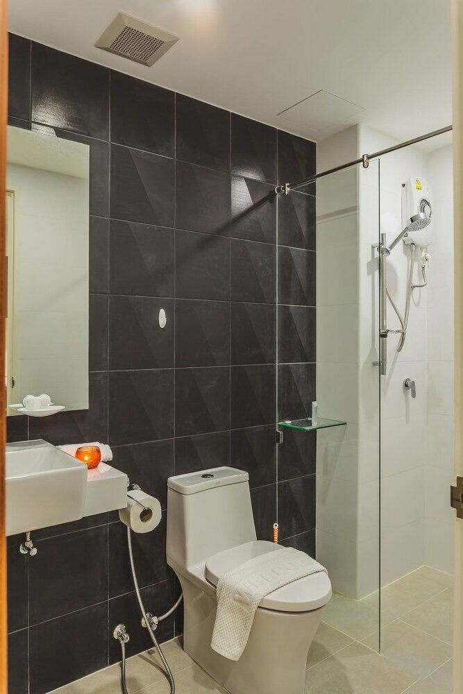 Condo In Kata In Ozone - A519