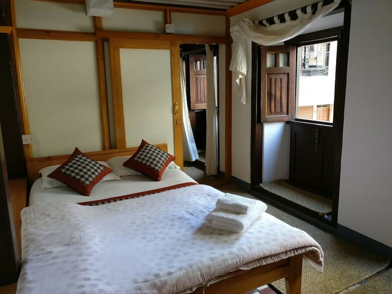 Hotel Hiranya Guest House