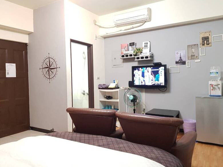Hotel Meow Meow Hostel