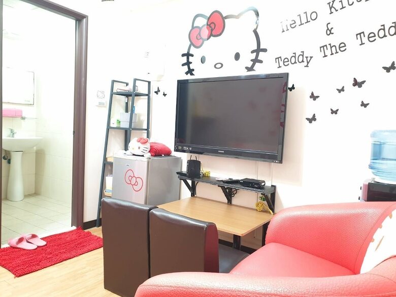 Hotel Meow Meow Hostel