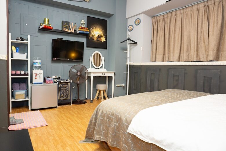 Hotel Meow Meow Hostel
