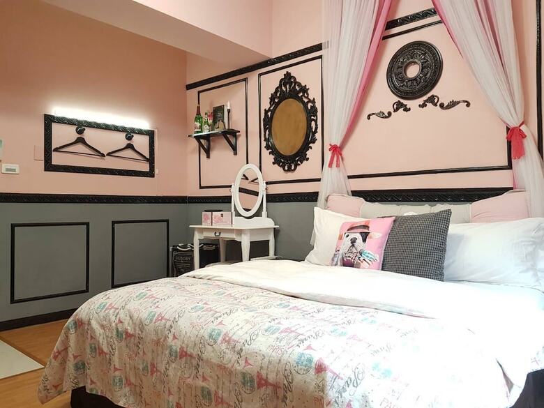 Hotel Meow Meow Hostel