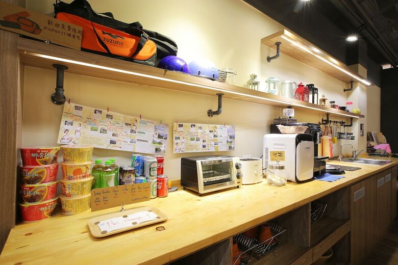 Hostal Cave Hostel