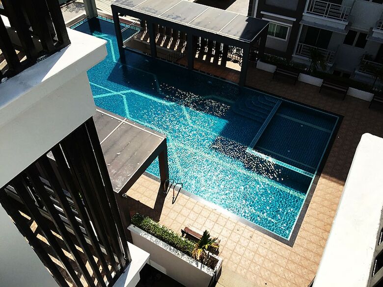 The Contrast I Hotel