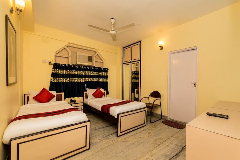 Hotel Oyo 3675 Kalighat
