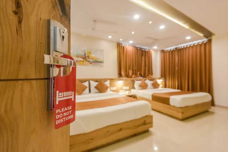 Oyo 8490 Hotel Grandeur