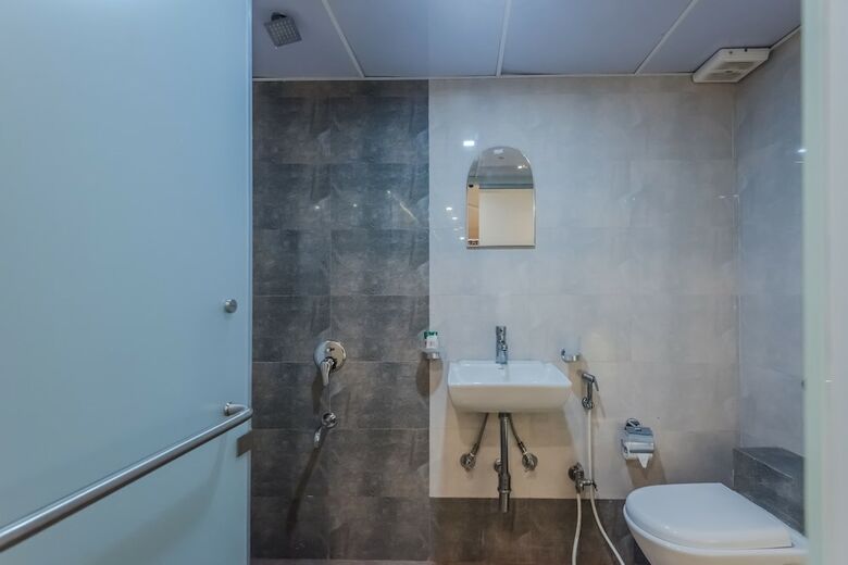 Oyo 8490 Hotel Grandeur