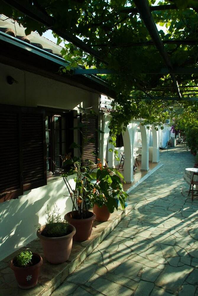 Hotel Angela Studios Paxos