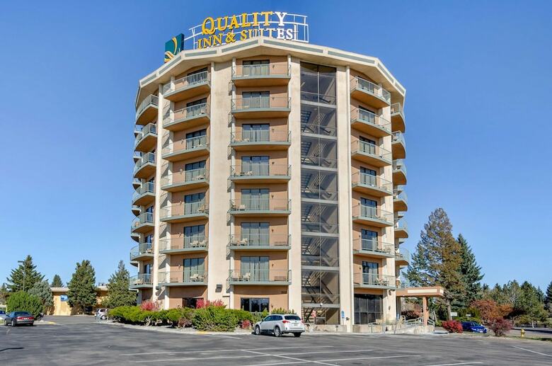 Hotel Quality Inn & Suites