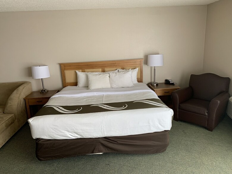 Hotel Quality Inn & Suites