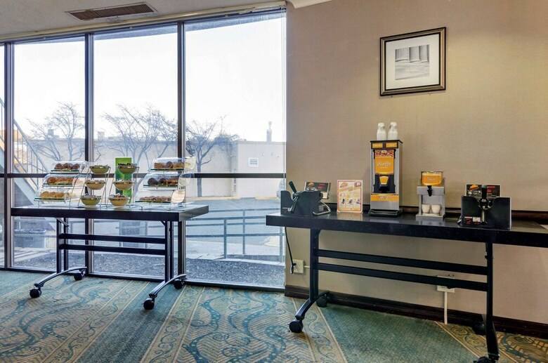 Hotel Quality Inn & Suites