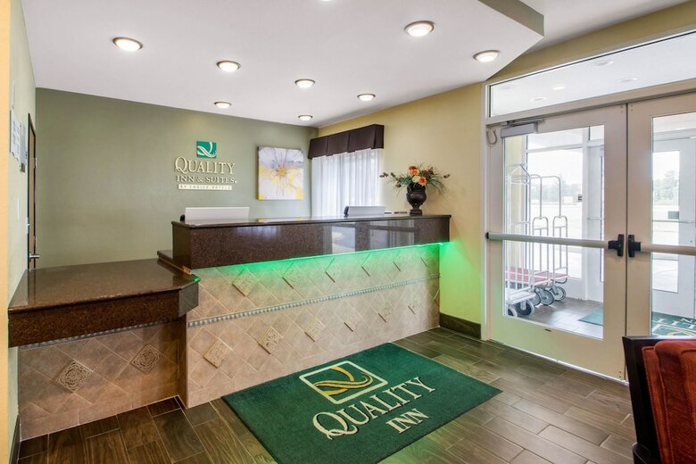 Hotel Quality Inn & Suites