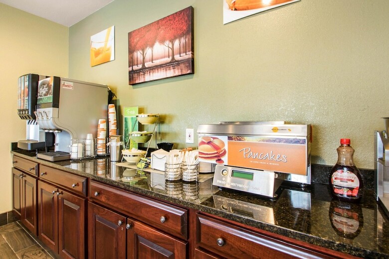 Hotel Quality Inn & Suites