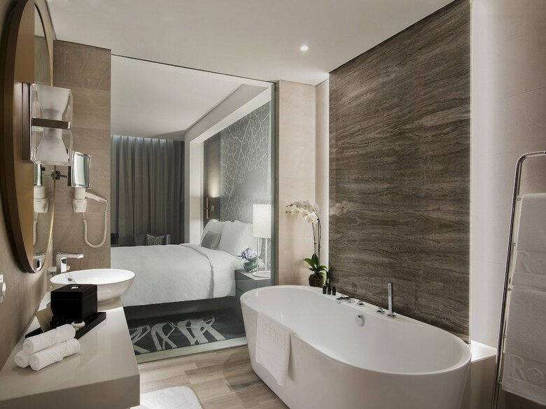 Hotel Al Bandar Rotana