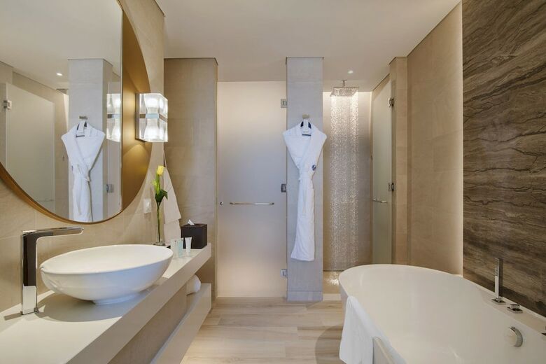Hotel Al Bandar Rotana