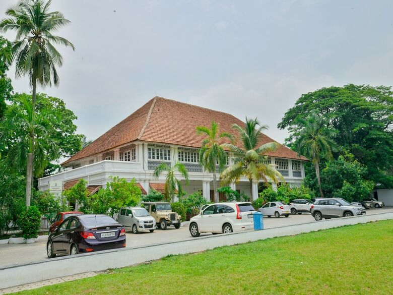 Hotel Oyo 8214 Malabar Plaza Residency 1