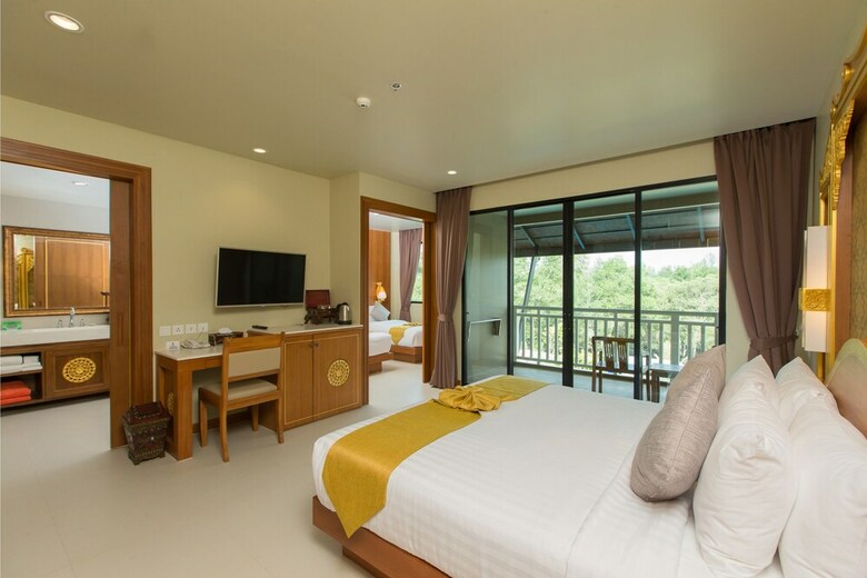 Hotel Maikhao Palm Beach Resort