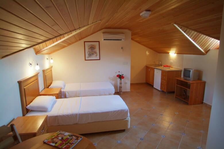 Sea Breeze Hotel & Apartments