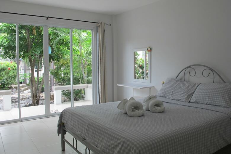 Hotel Koh Sichang Resort