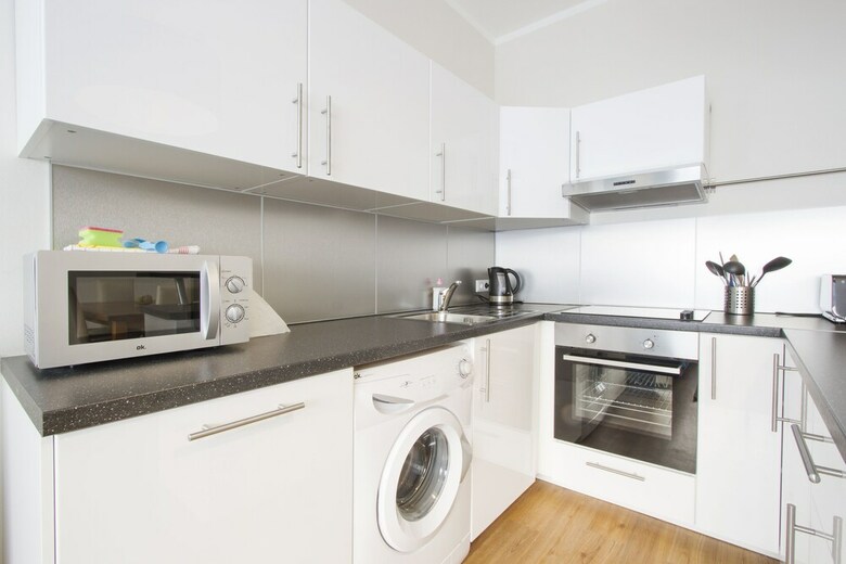 Primeflats - Huge Apartment At Gasometer 17