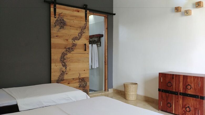 Hotel Nungwi House