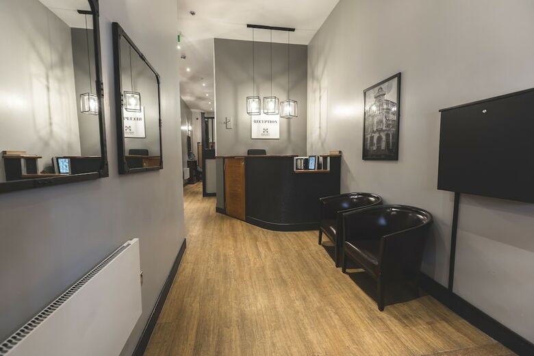 Aparthotel High Street Townhouse