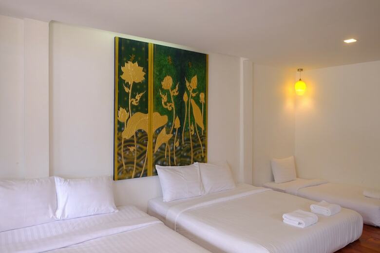 Hotel Fah Talay Resort