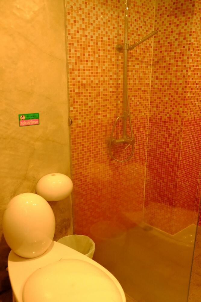 Hotel Fah Talay Resort