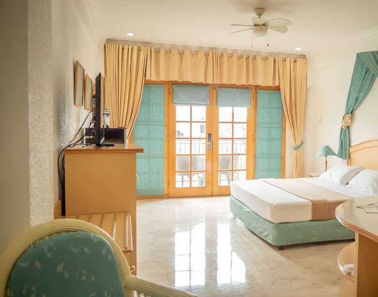 Clarkton Hotel
