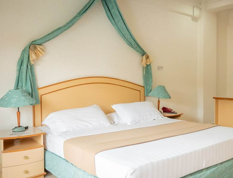 Clarkton Hotel
