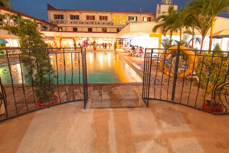 Clarkton Hotel