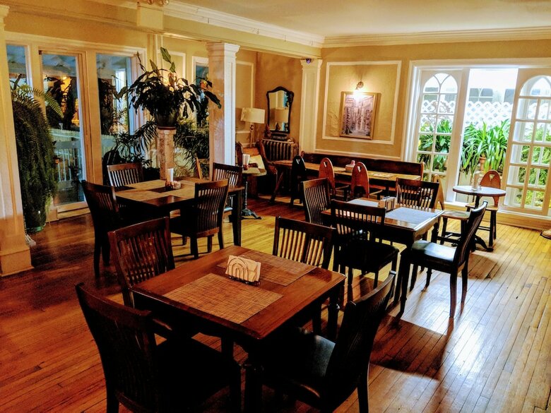Posada Chelsea Pub & Inn